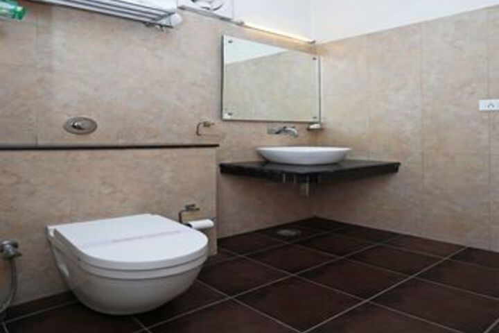 Room 4 of 26