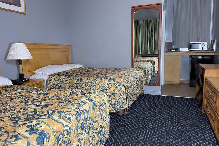 Comfort Room 2 Queen Beds (6 of 9)