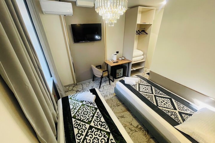 Room 34 of 127