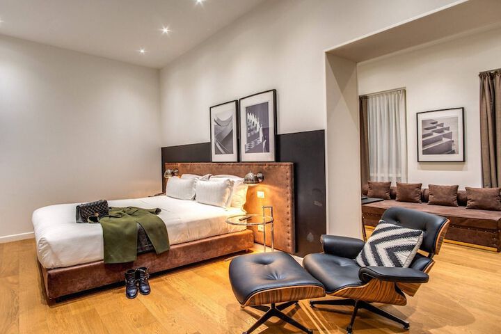 Room 21 of 29