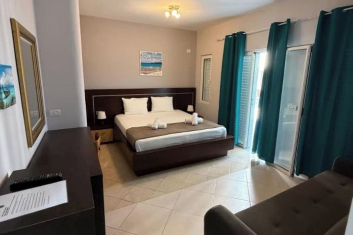 Room 4 of 88