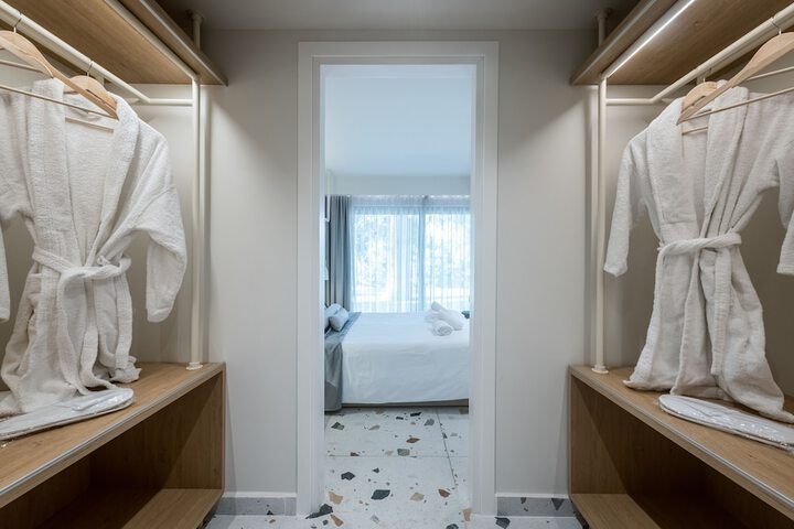 Room 18 of 236