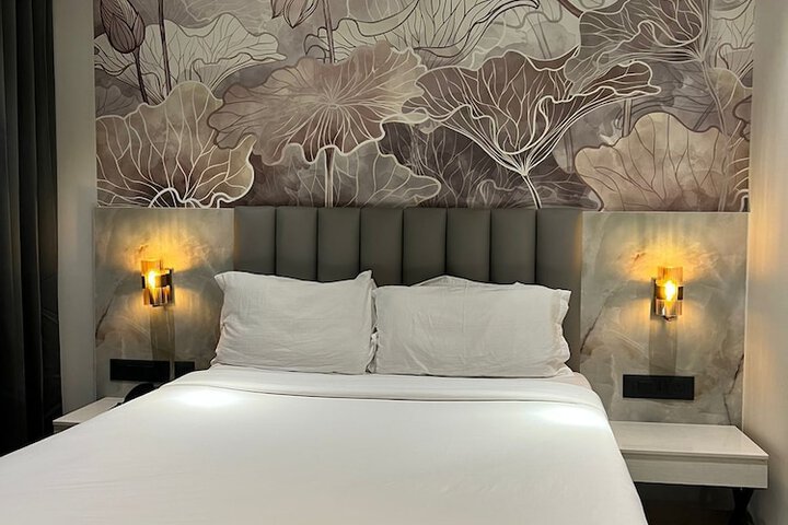 Room 17 of 38