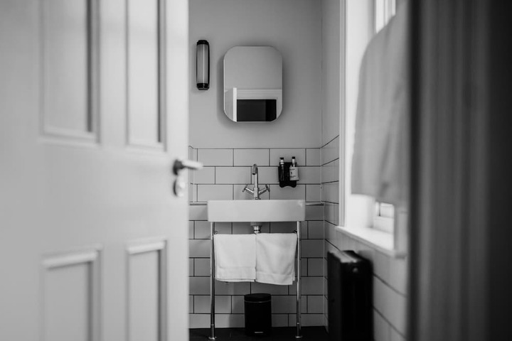 Room 16 of 26
