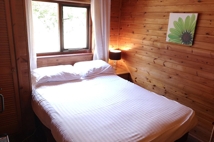 Room 2 of 9