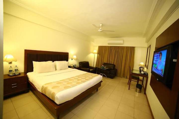 Room 9 of 24