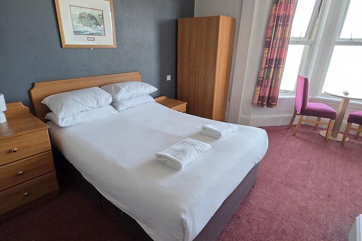 Room 11 of 26