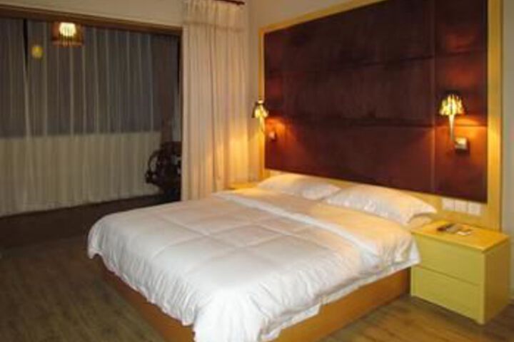 Room 7 of 17