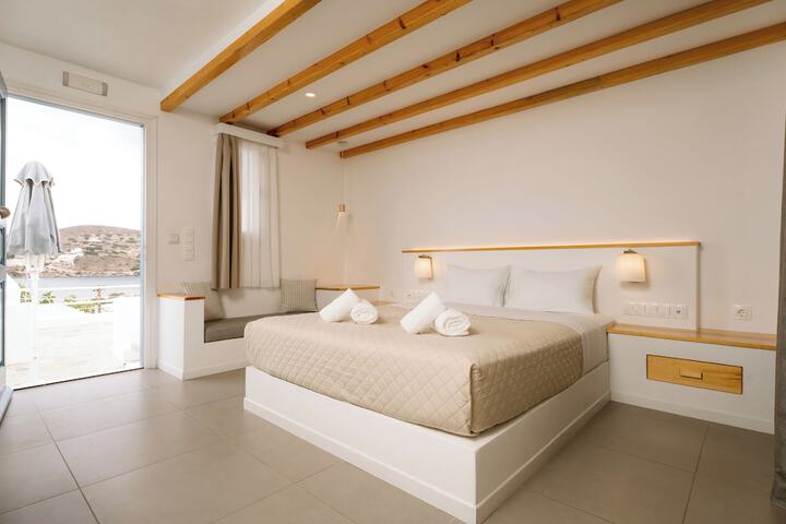 Room 54 of 151