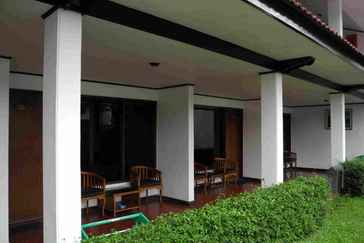 Aster Hotel & Restaurant