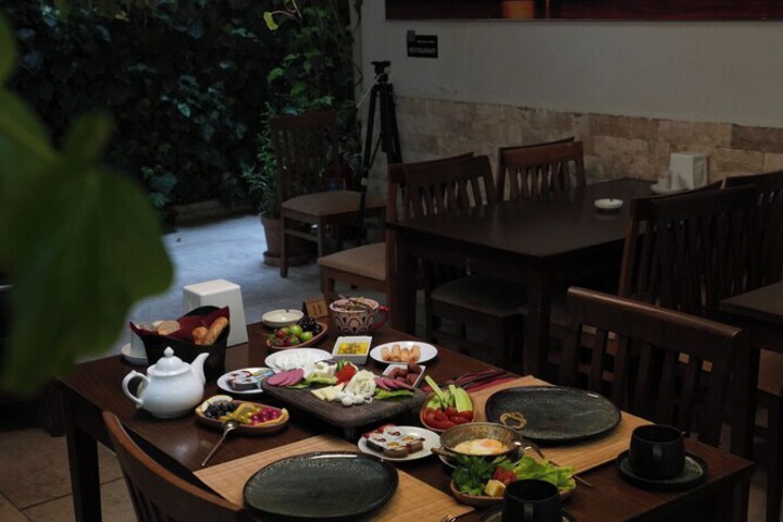 Dining 53 of 62