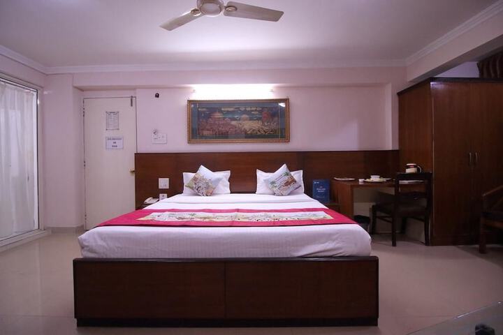 Room 10 of 10