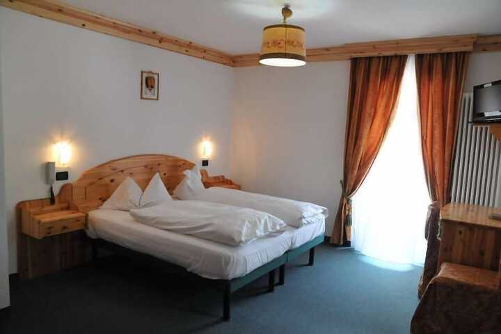 Room 5 of 30