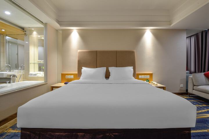 Room 14 of 91
