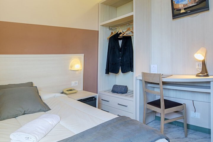 Room 21 of 87