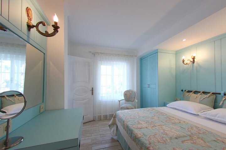 Room 16 of 80