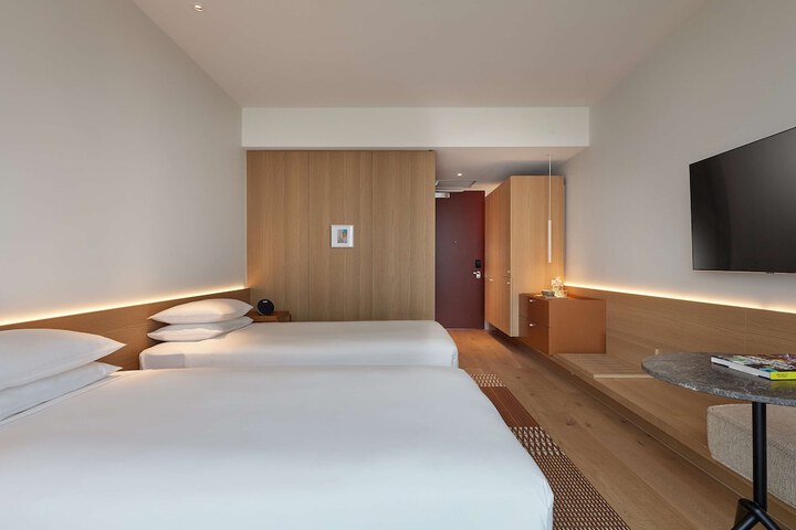 Room 15 of 64
