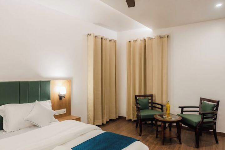 Room 5 of 15
