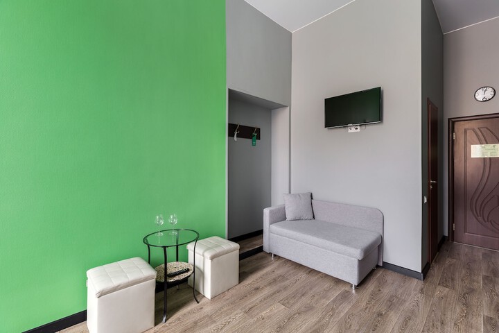 Room 8 of 30