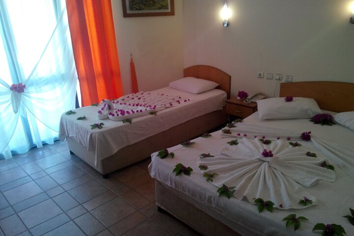 Room 3 of 25