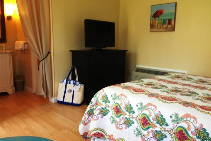 Room 3 of 10