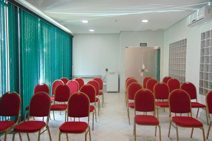 Business Center 21 of 23