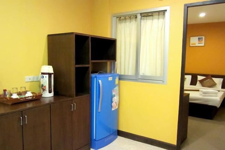 Room 10 of 13