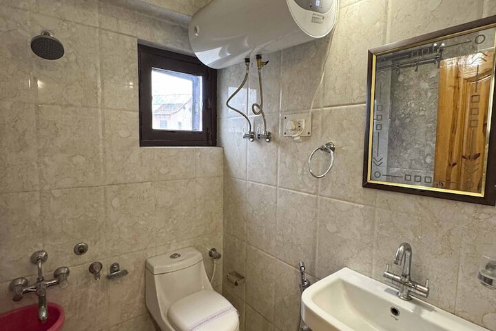 Room 21 of 27