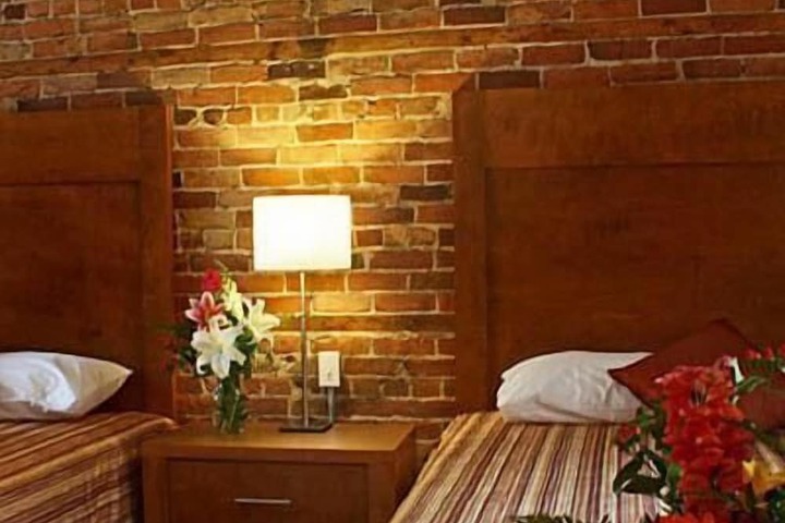Room 32 of 62