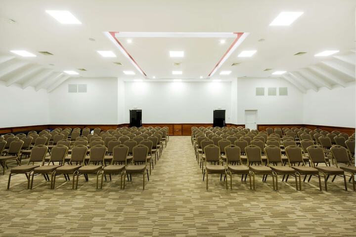Business Center 105 of 117
