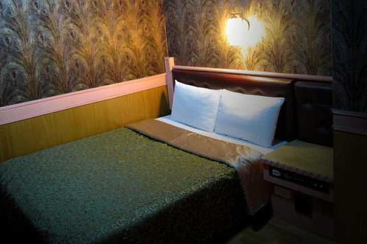 Room 8 of 35