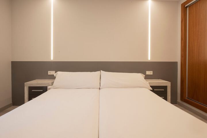 Room 11 of 37