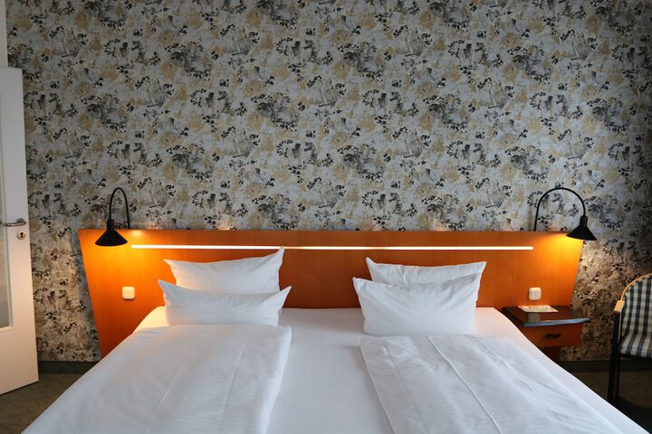 Room 21 of 48