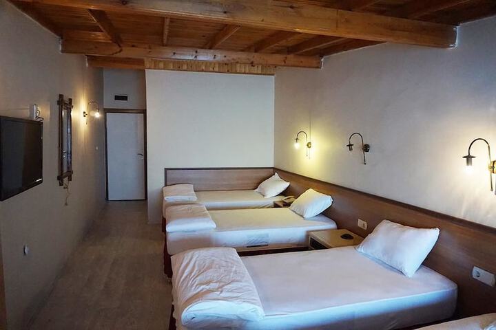 Room 11 of 35