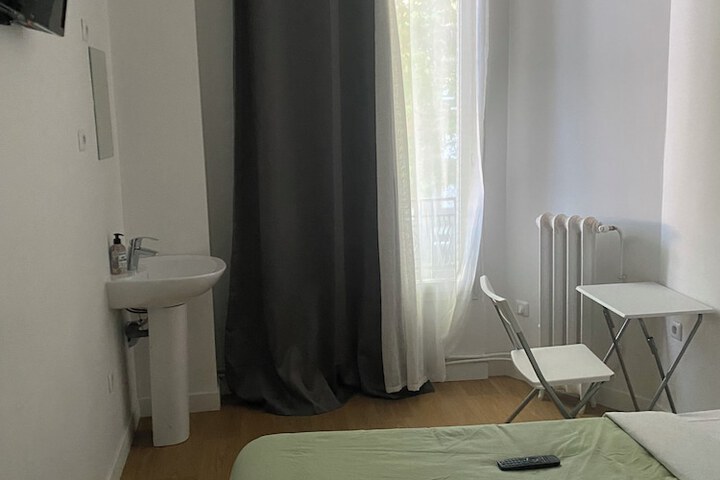 Room 3 of 9