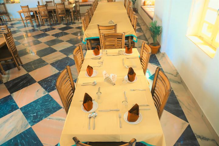 Dining 40 of 71