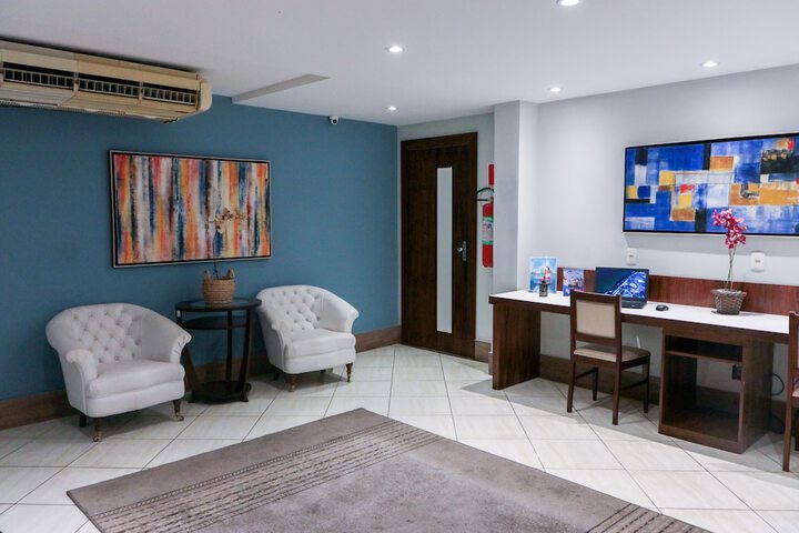 Business Center 95 of 105
