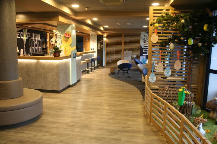 Guest Lobby