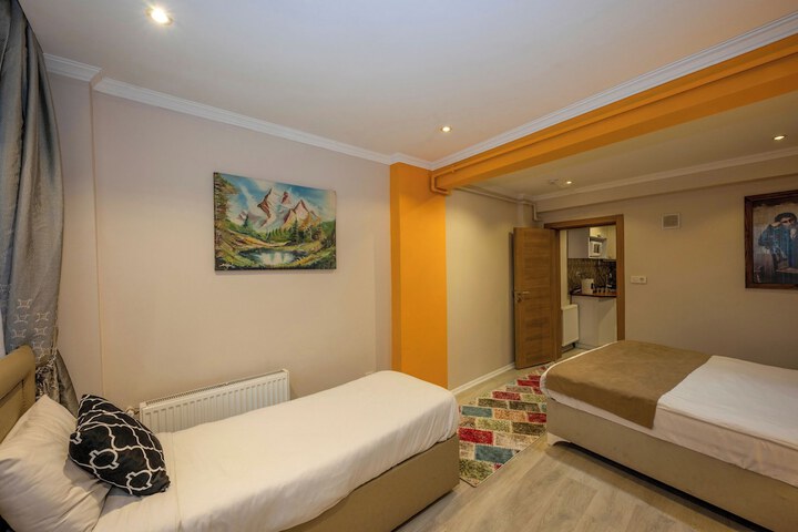 Room 8 of 158