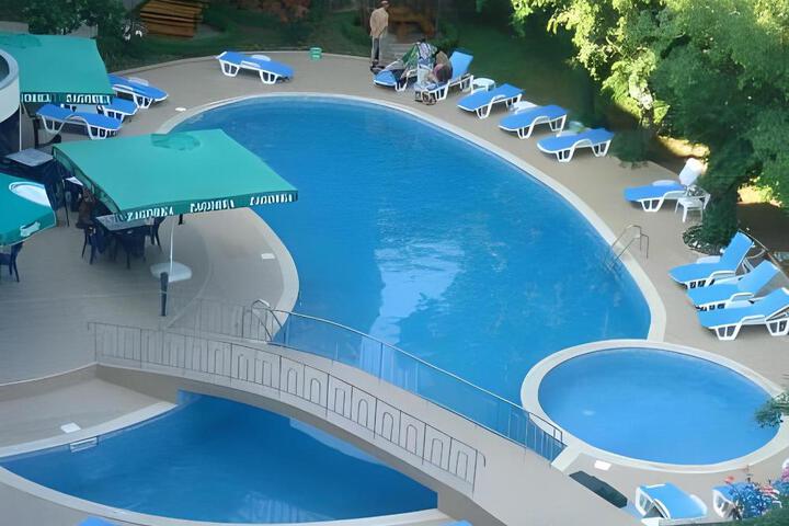 Photo 5