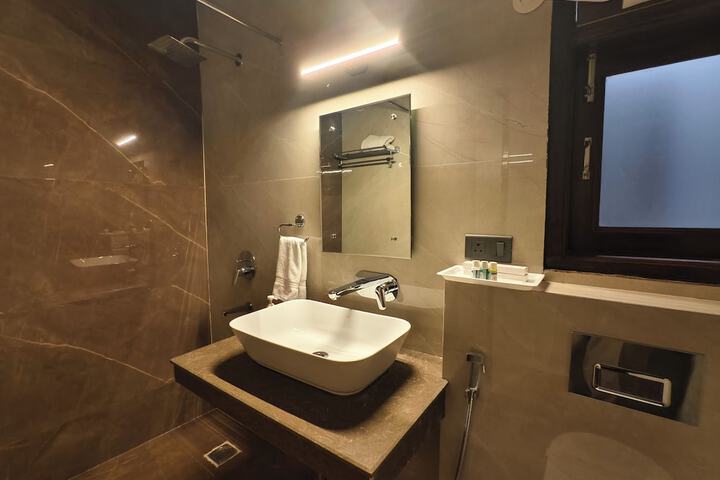 Room 42 of 73