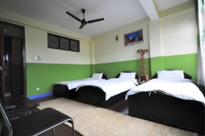 Room 8 of 10