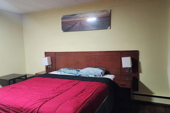 Room 6 of 61