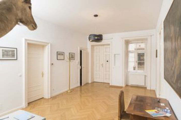 Room 35 of 62
