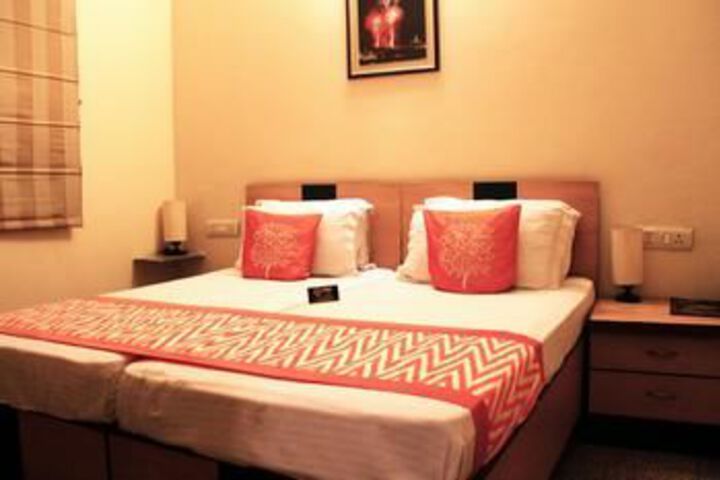 Exterior of OYO Rooms Near Jalvayu Towers- Sector 56