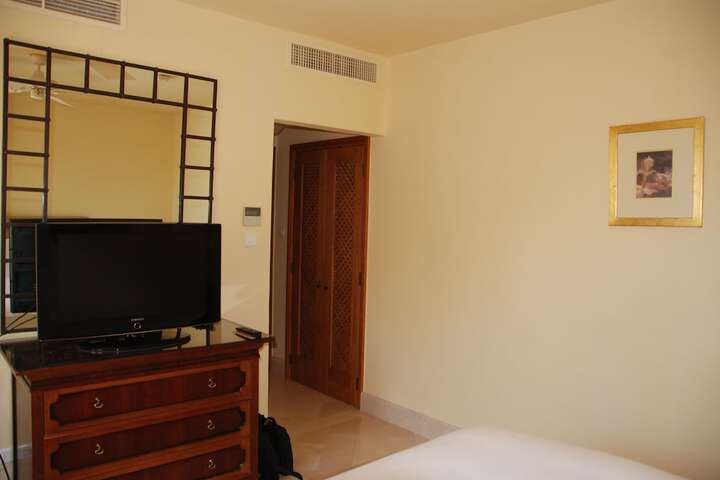 Room 4 of 22