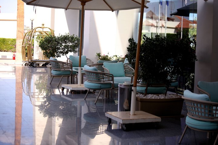 Guest Lobby