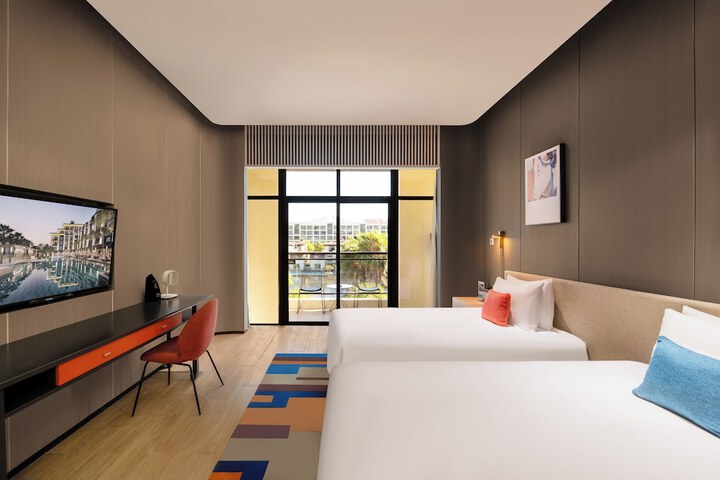 Room 44 of 86
