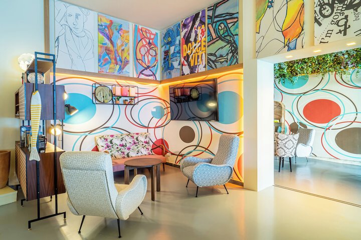 Entrance & Lobby