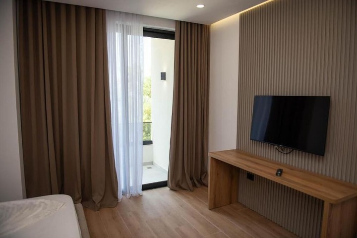 Room 27 of 46